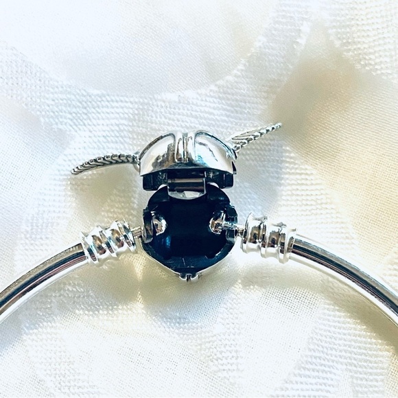 ✨ NWT Harry Potter Golden Snitch Bangle Bracelet - Picture 8 of 12